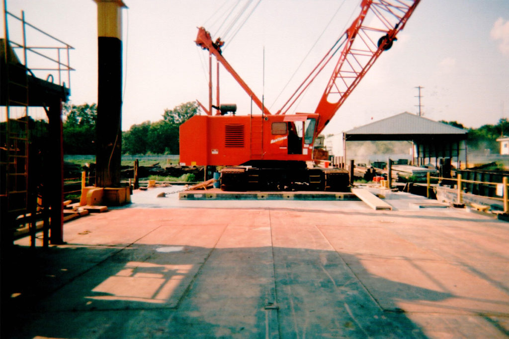 Heavy Lifts - Crane Barge - Barges - 260 Foot Boom